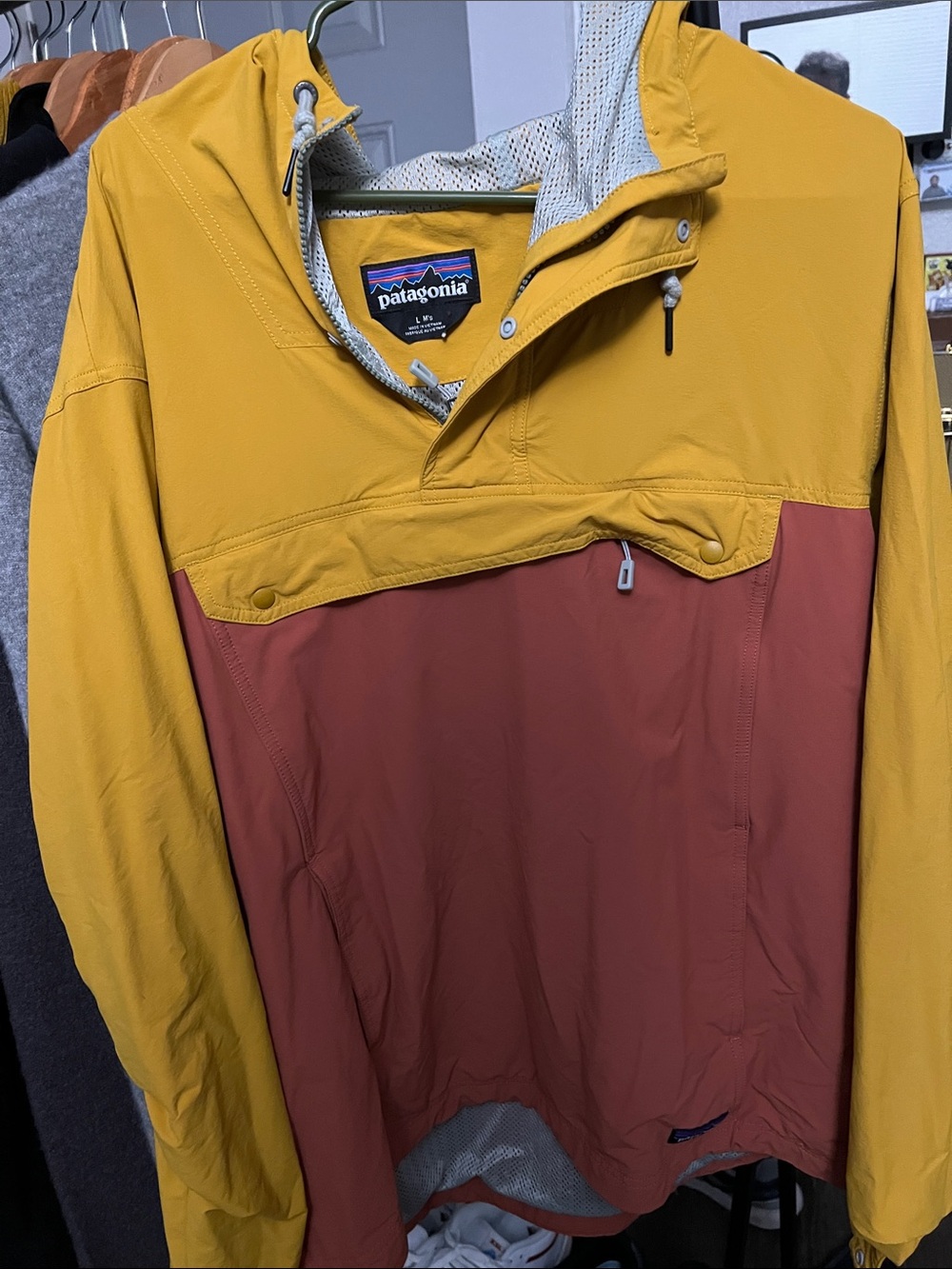 Patagonia Two-Tone Mustard Yellow and Rust Pullover Windbreaker
